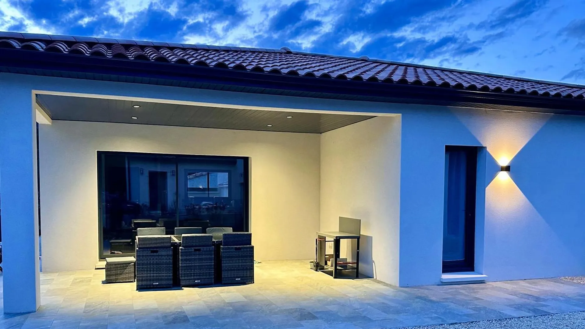 Villa Dyane Salavas Сasa de vacaciones